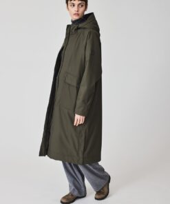 Abrigo verde khaki impermeable largo oversize 7