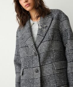 Blazer de cuadros con pin con cuello solapa cierre de botones con bolsillos textura lana 2