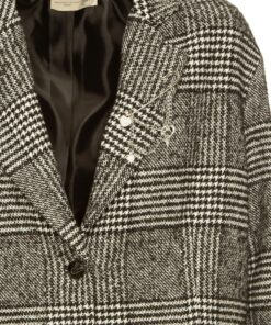 Blazer de cuadros con pin con cuello solapa cierre de botones con bolsillos textura lana 5