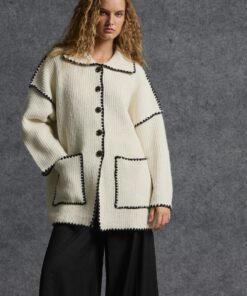 Cárdigan de punto con detalle bordado