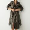 Gabardina larga efecto cuero