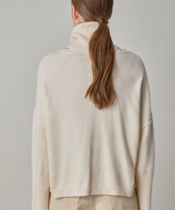 Alternative view of Jersey con cuello alto desmontable