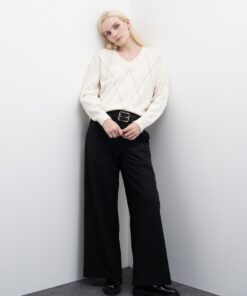 SUÉTER DE CUELLO EN V CON ESTAMPADO DE DIAMANTES 8 Sueter de cuello en V con estampado de rombos Goa Goa 1