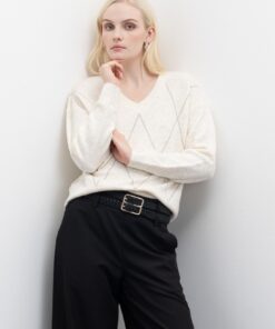 Alternative view of SUÉTER DE CUELLO EN V CON ESTAMPADO DE DIAMANTES