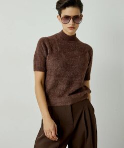 Suéter de manga corta con cuello alto