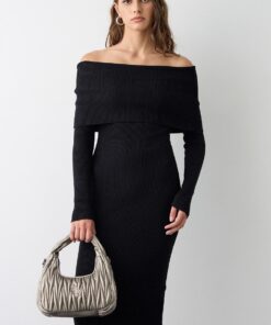 Vestido midi de canalé con hombros descubiertos