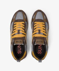 Zapatilla deportiva Jaki Outdoor de malla y ante en color marron 3