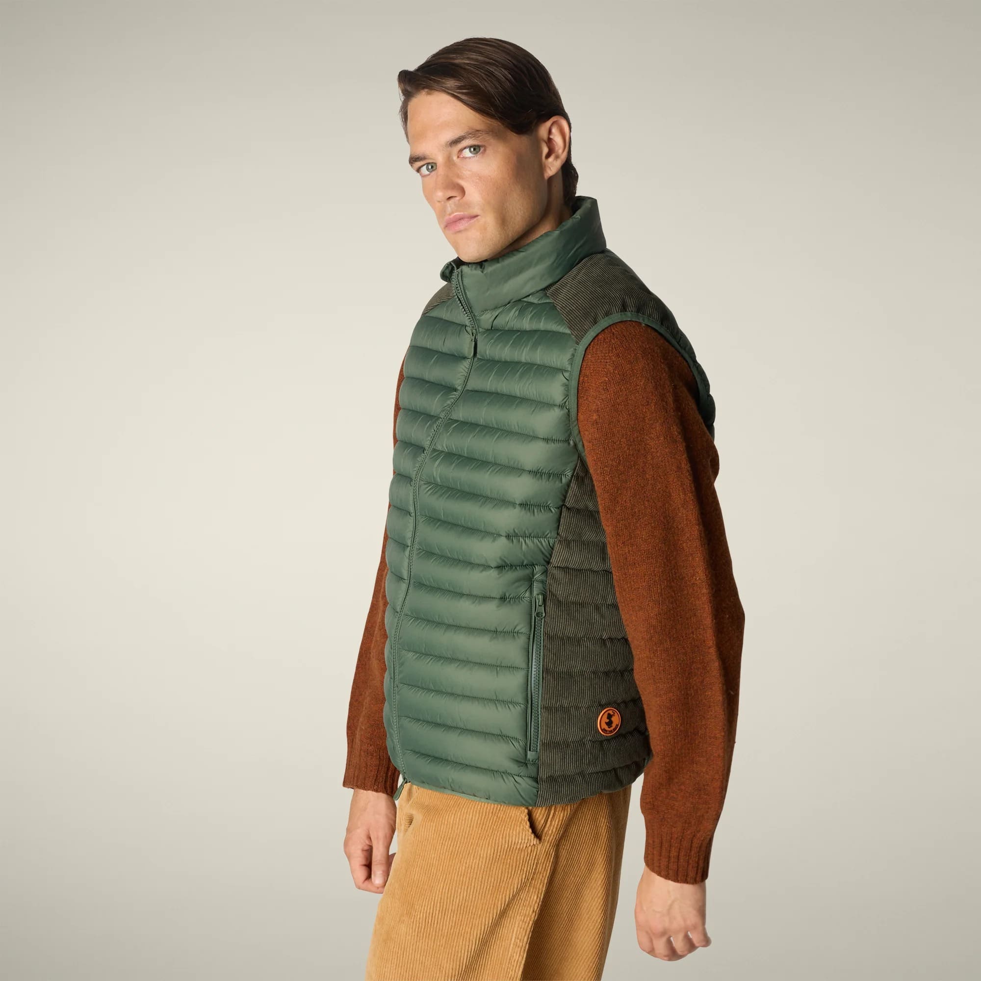 Chaleco de hombre modelo Cleon en color verde tomillo 5 Chaleco de hombre modelo Cleon en color verde tomillo - Imagen 4