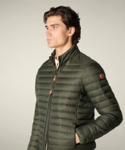 Chaqueta acolchada para hombre modelo Alexander en verde tierra 11 Chaqueta acolchada para hombre modelo Alexander en verde tierra 5