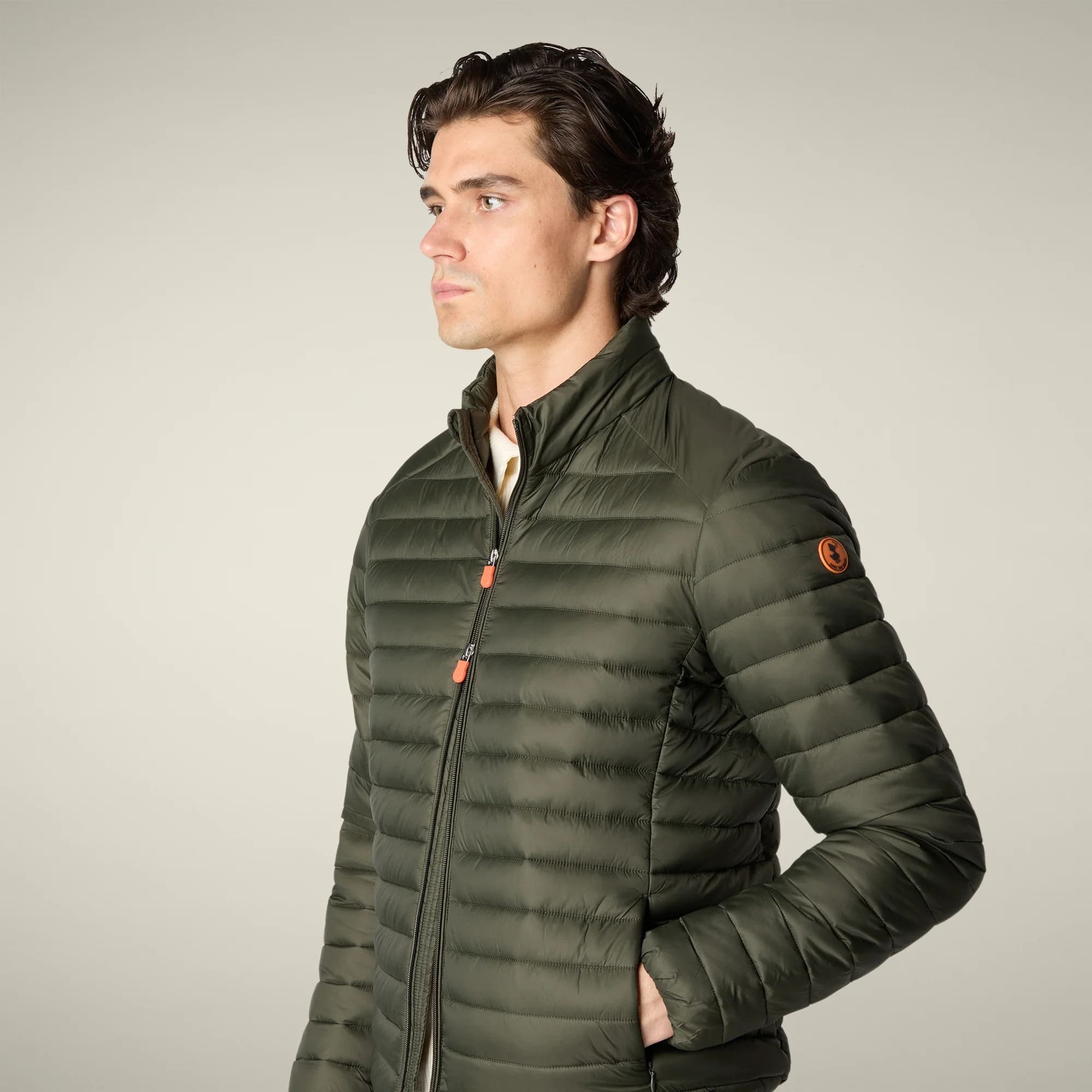 Chaqueta acolchada para hombre modelo Alexander en verde tierra 6 Chaqueta acolchada para hombre modelo Alexander en verde tierra - Imagen 4