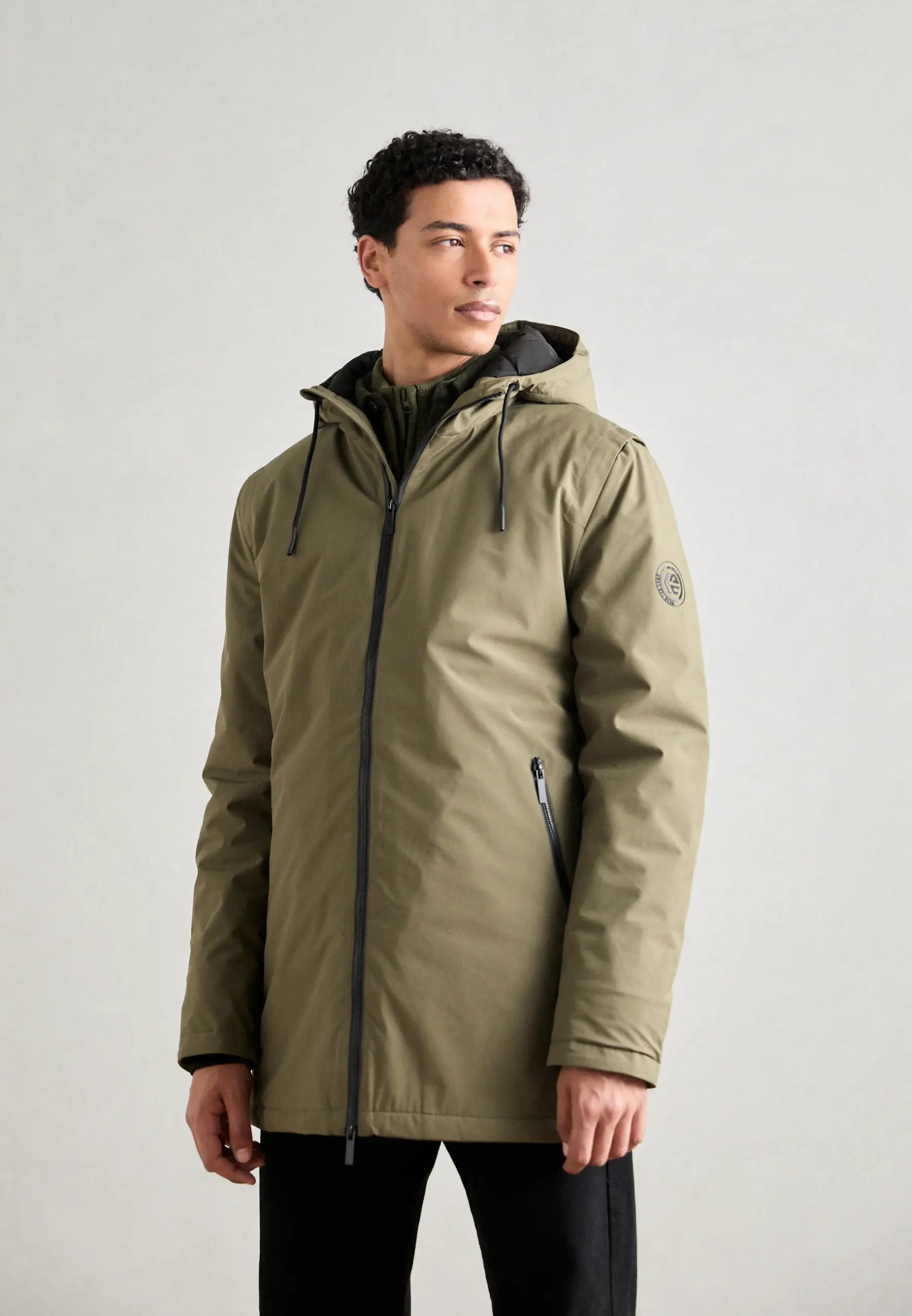 CHAMARRA INDICODE PARKA BASICA ARMY 2 CHAMARRA INDICODE PARKA BASICA ARMY