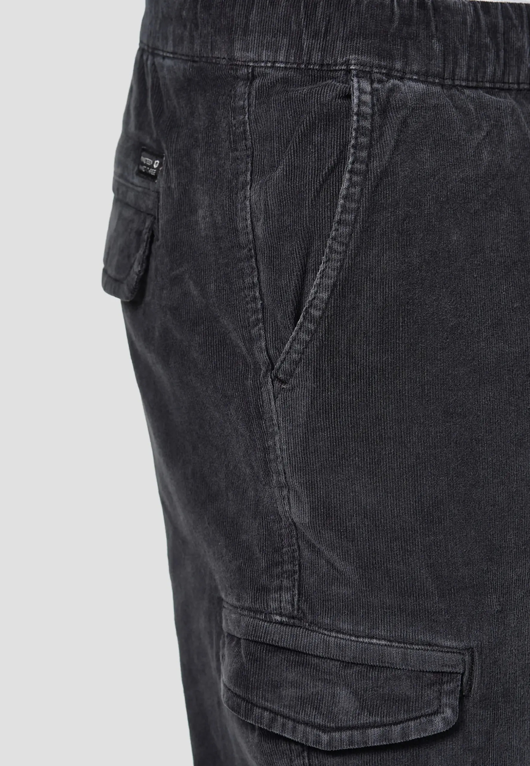 PANTALON INIDICODE CARGO PANA FINA NEGRO 5 PANTALON INIDICODE CARGO PANA FINA NEGRO - Imagen 4